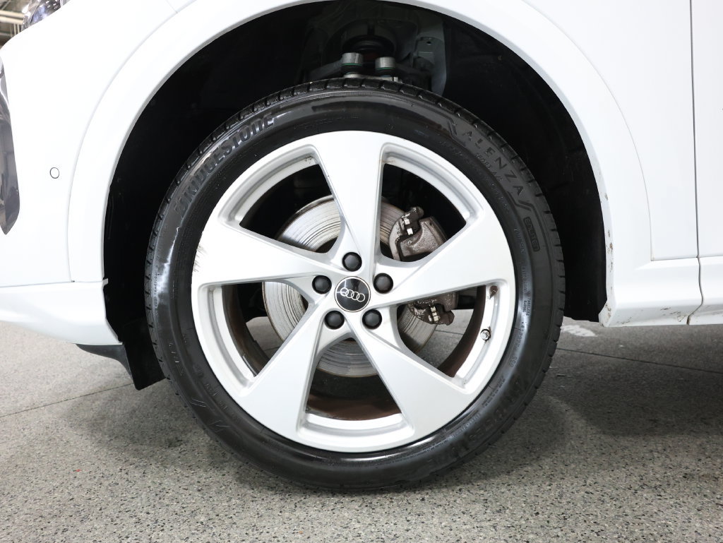 Certified 2025 Audi Q5 Premium Plus w/ Premium Plus AWD/4WD image 5