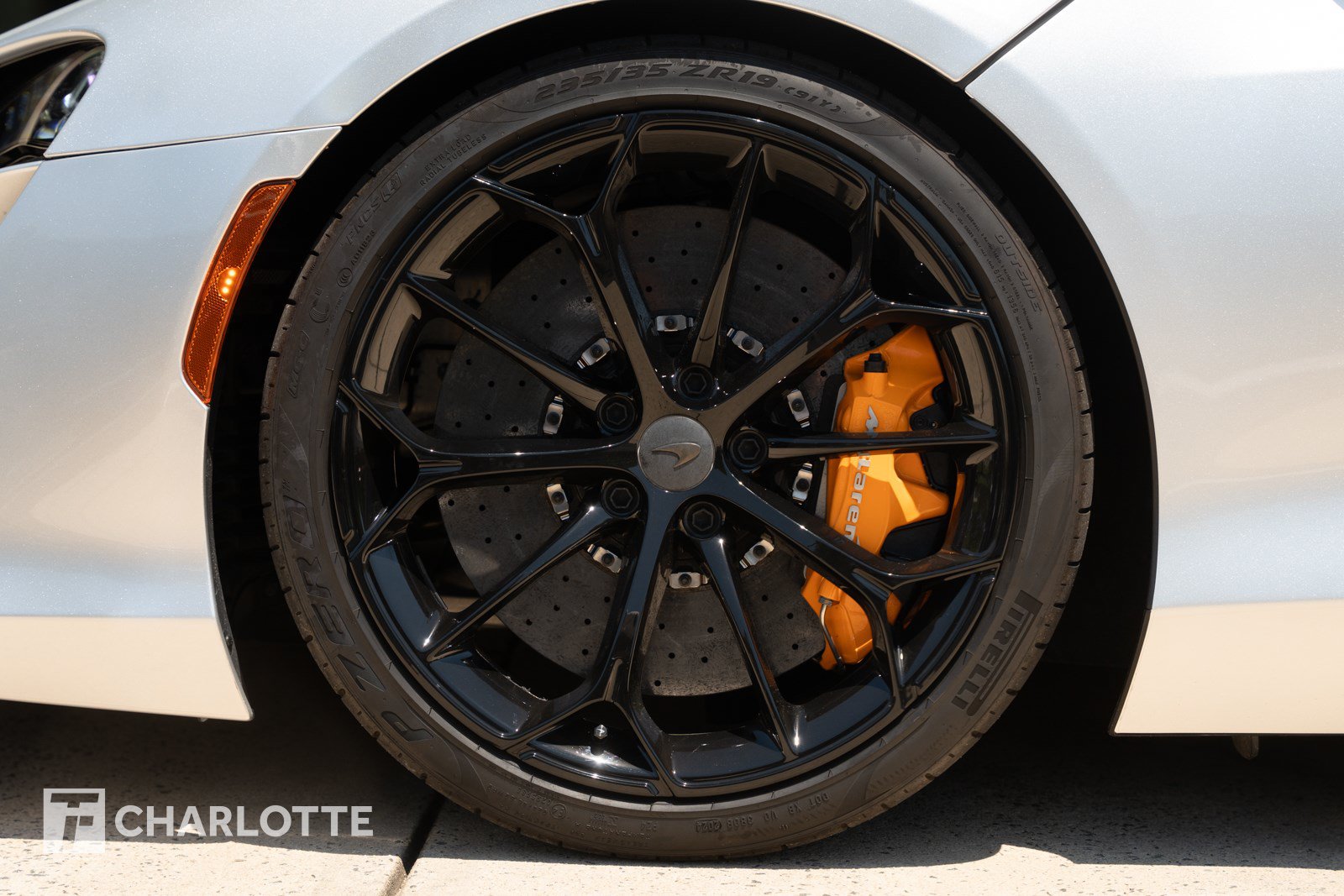 Used 2025 McLaren Artura Spider RWD image 10