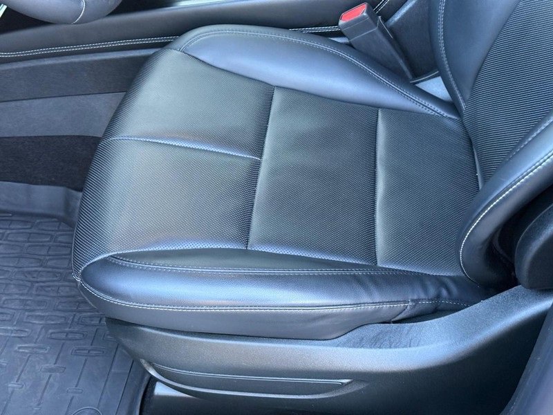 Used 2022 Lincoln Corsair AWD w/ Equipment Group 101A image 22