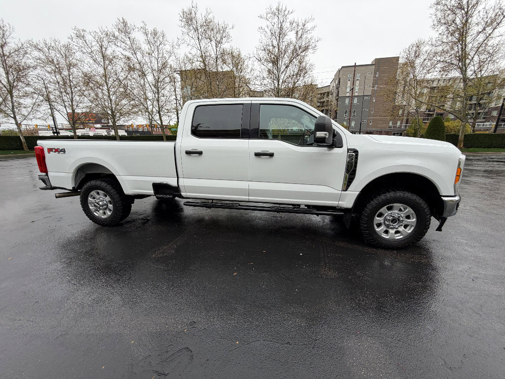 Used 2023 Ford F350 XLT w/ FX4 Off-Road Package image 6