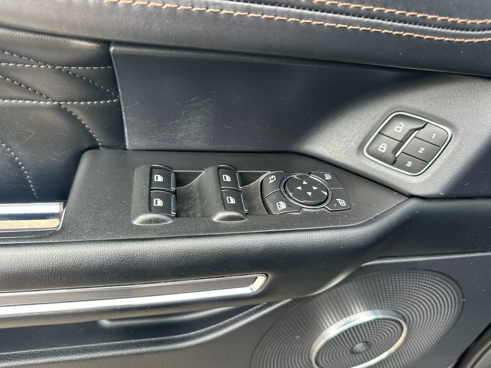 Certified 2020 Ford Expedition Platinum AWD/4WD image 10