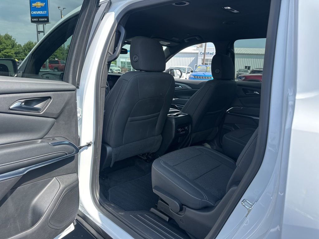 Used 2025 Chevrolet Traverse LT w/ Midnight/Sport Edition image 21