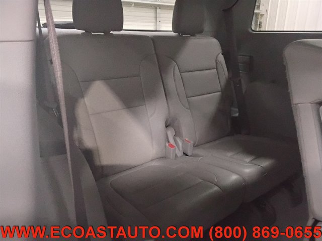Used 2020 GMC Acadia SLT w/ LPO, Cargo Package FWD image 17