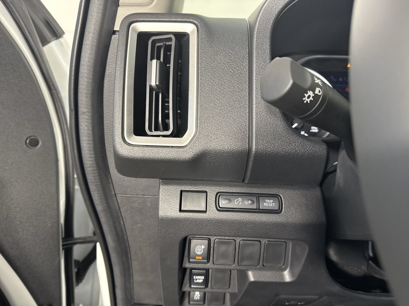 New 2026 Nissan Frontier SV w/ All-Weather Content Package AWD/4WD image 14