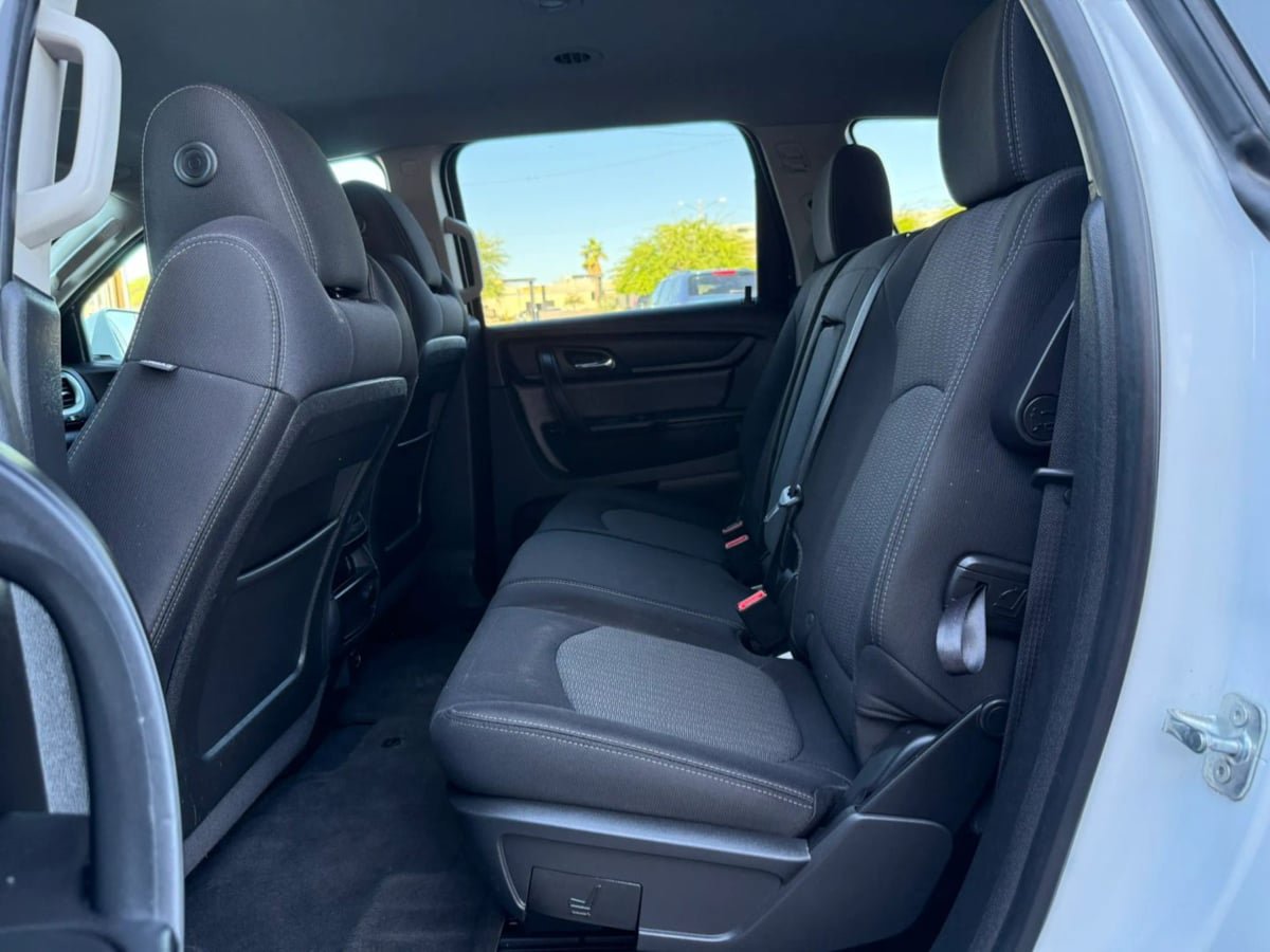 Used 2017 Chevrolet Traverse LT w/ Style and Technology Package AWD/4WD image 40