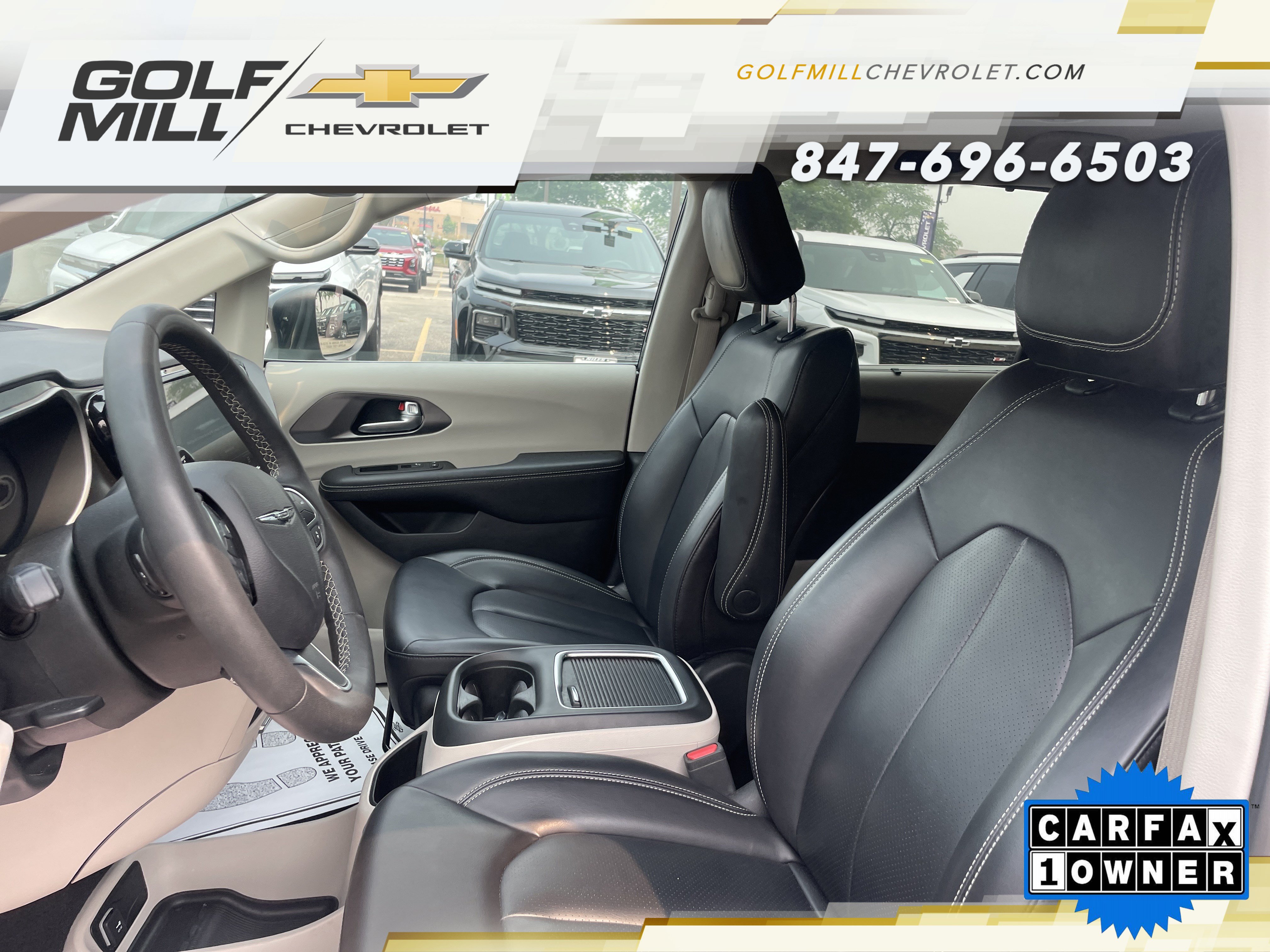 Used 2023 Chrysler Pacifica Touring-L FWD image 16