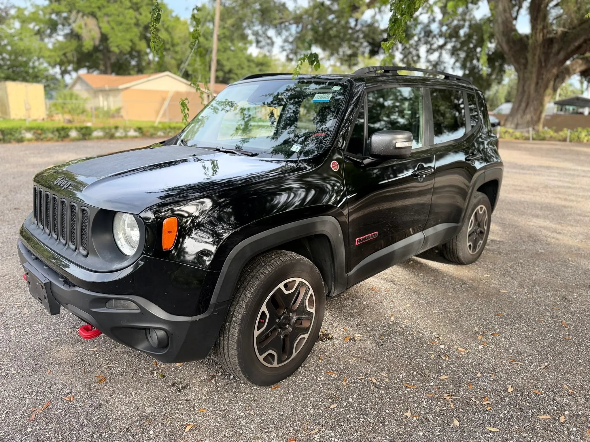 Used 2016 Jeep Renegade Trailhawk AWD/4WD image 3