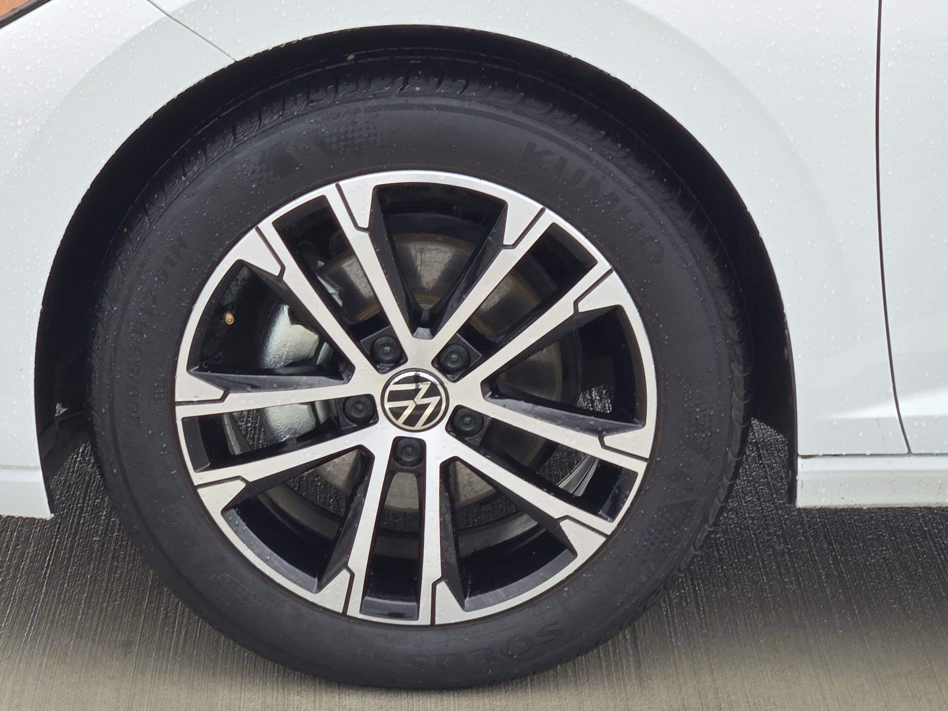 Used 2025 Volkswagen Jetta Sport image 11