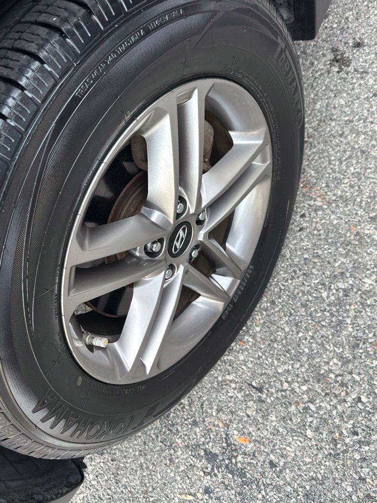 Used 2017 Hyundai Santa Fe Sport FWD image 4