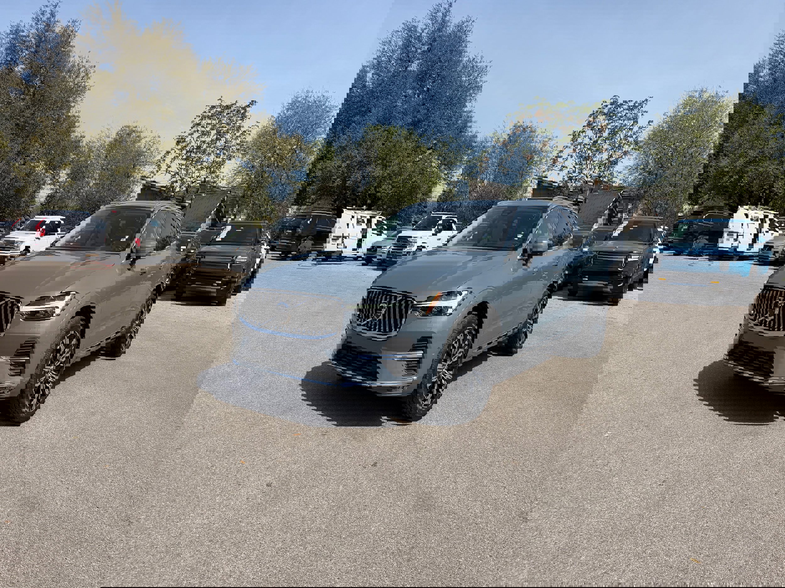 Certified 2023 Volvo XC60 B5 Plus w/ Climate Package image 2