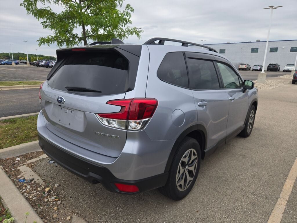 Certified 2024 Subaru Forester Premium AWD/4WD image 4
