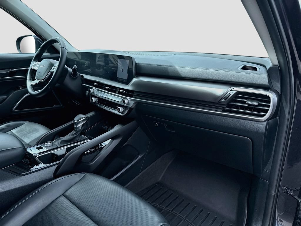 Used 2025 Kia Telluride LX FWD image 31