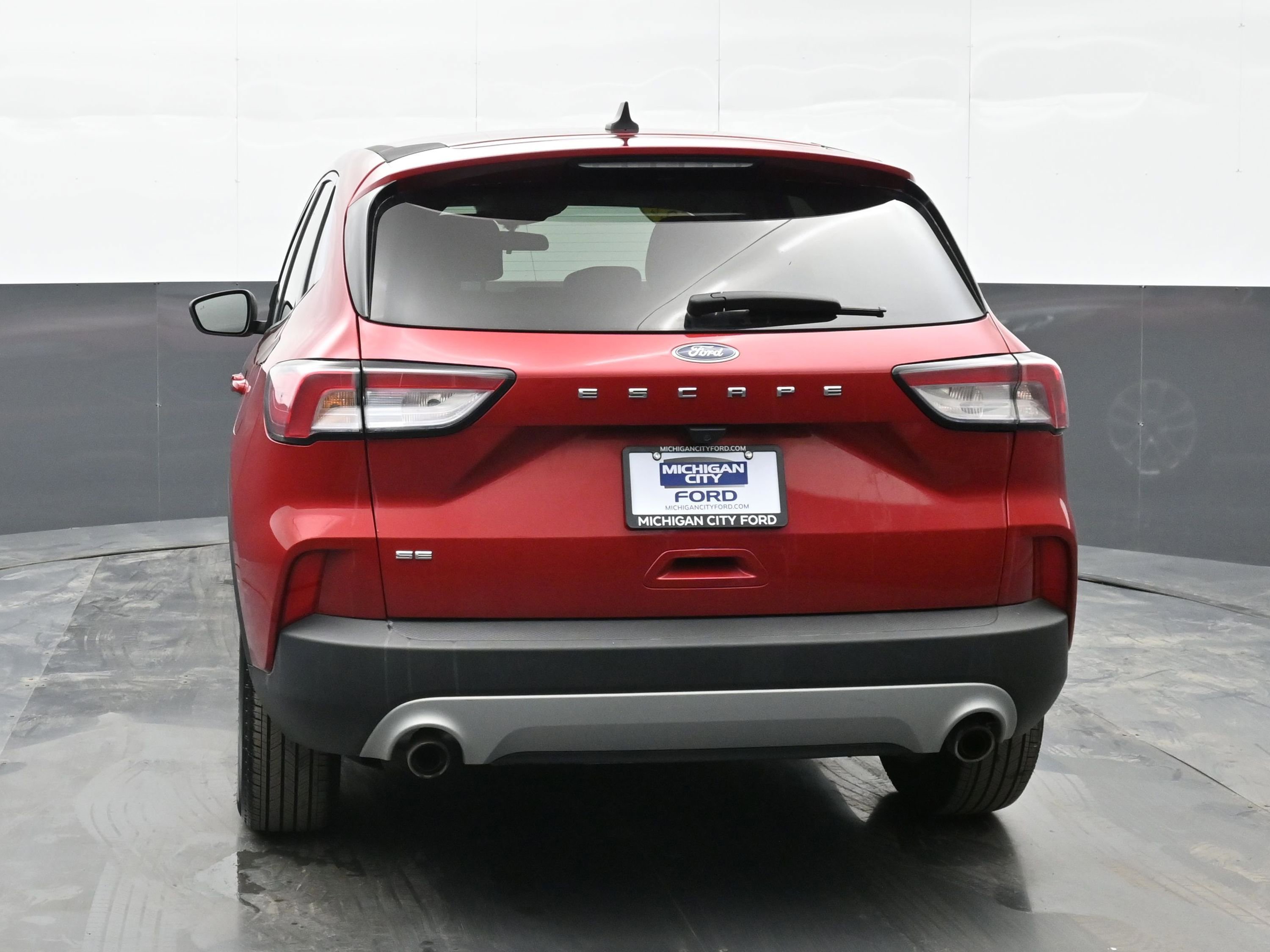 Used 2022 Ford Escape SE w/ Convenience Package image 2