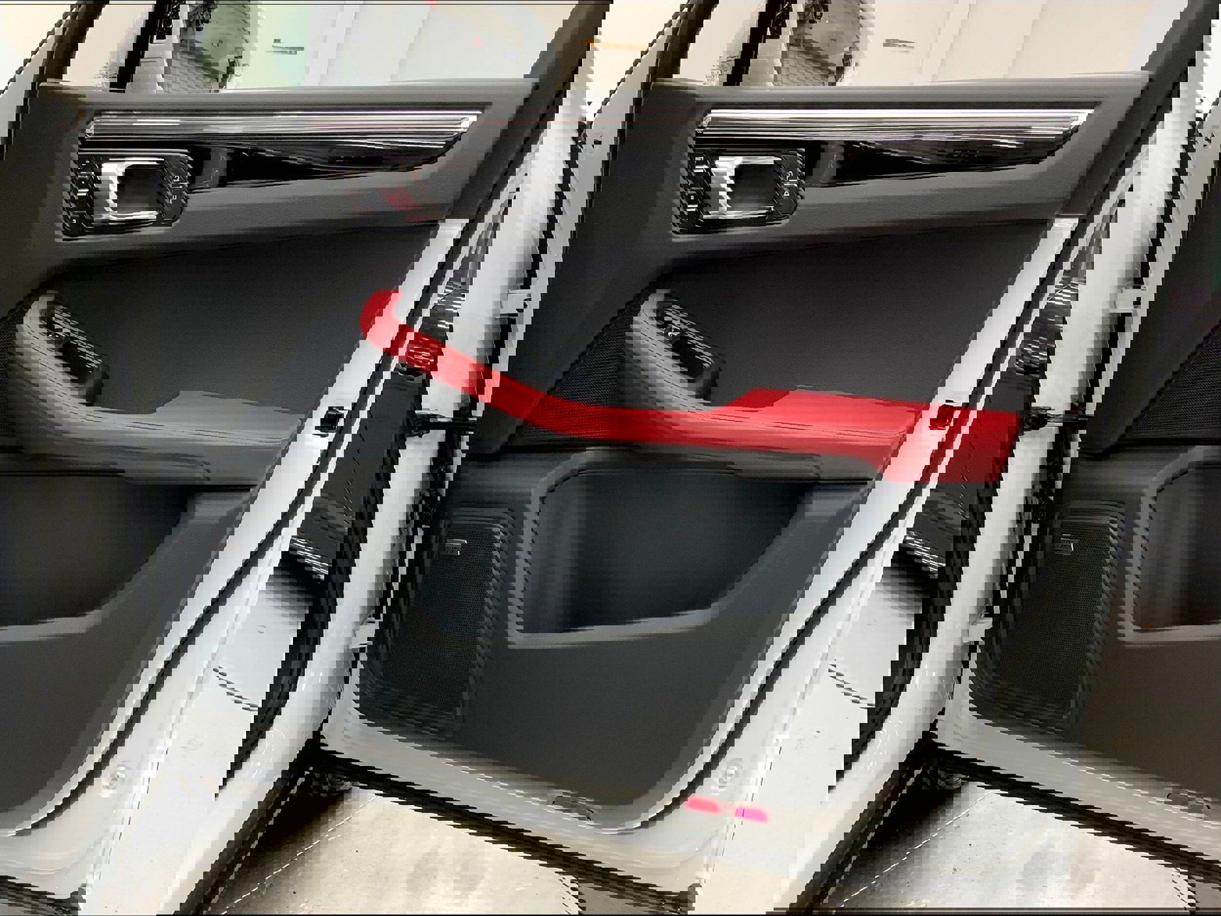 New 2025 Porsche Macan image 25