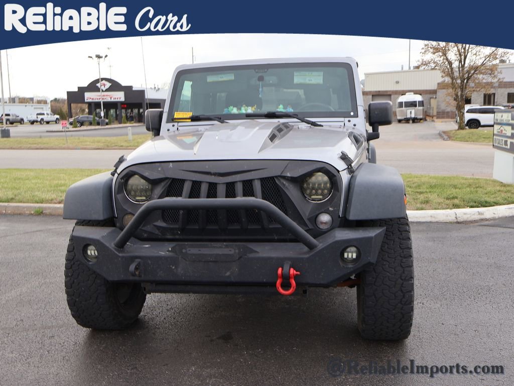 Used 2015 Jeep Wrangler Unlimited Rubicon w/ Connectivity Group image 11