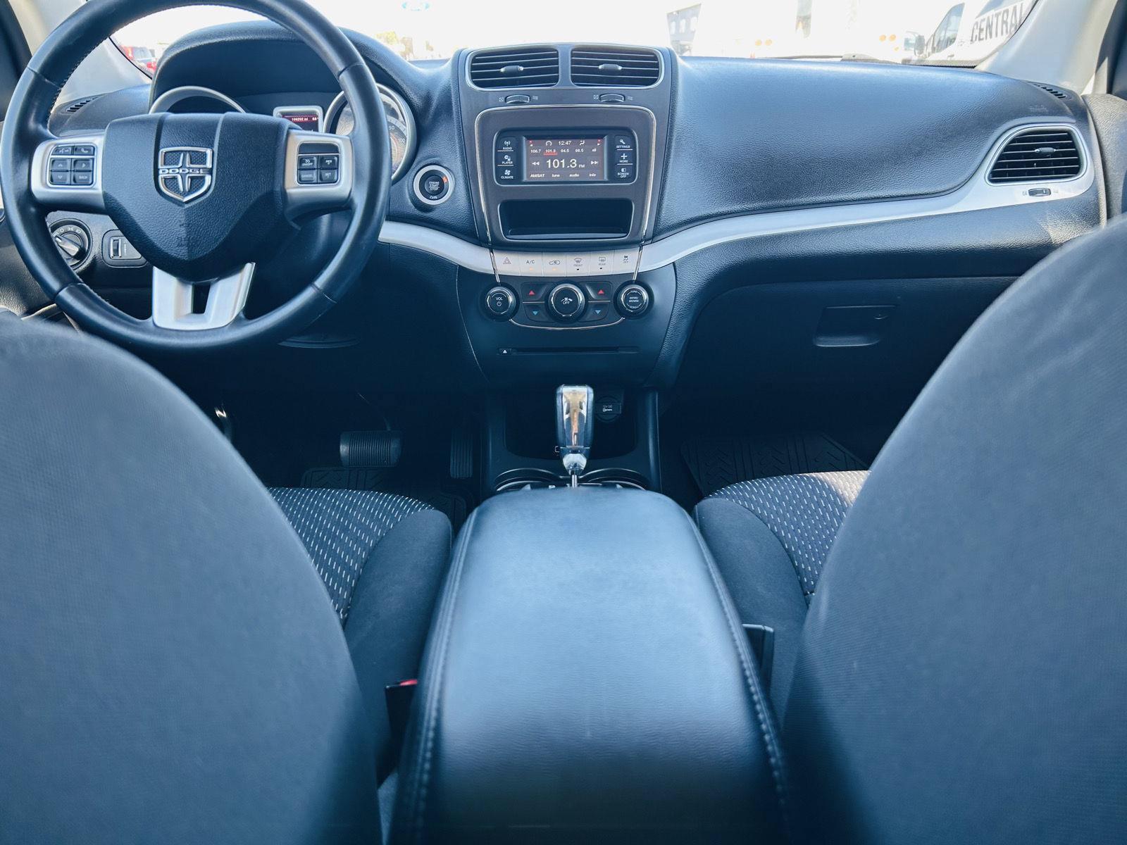 Used 2018 Dodge Journey SE w/ Connectivity Group FWD image 18