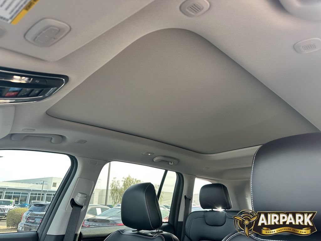 New 2023 Jeep Grand Cherokee 4WD 4xe image 18