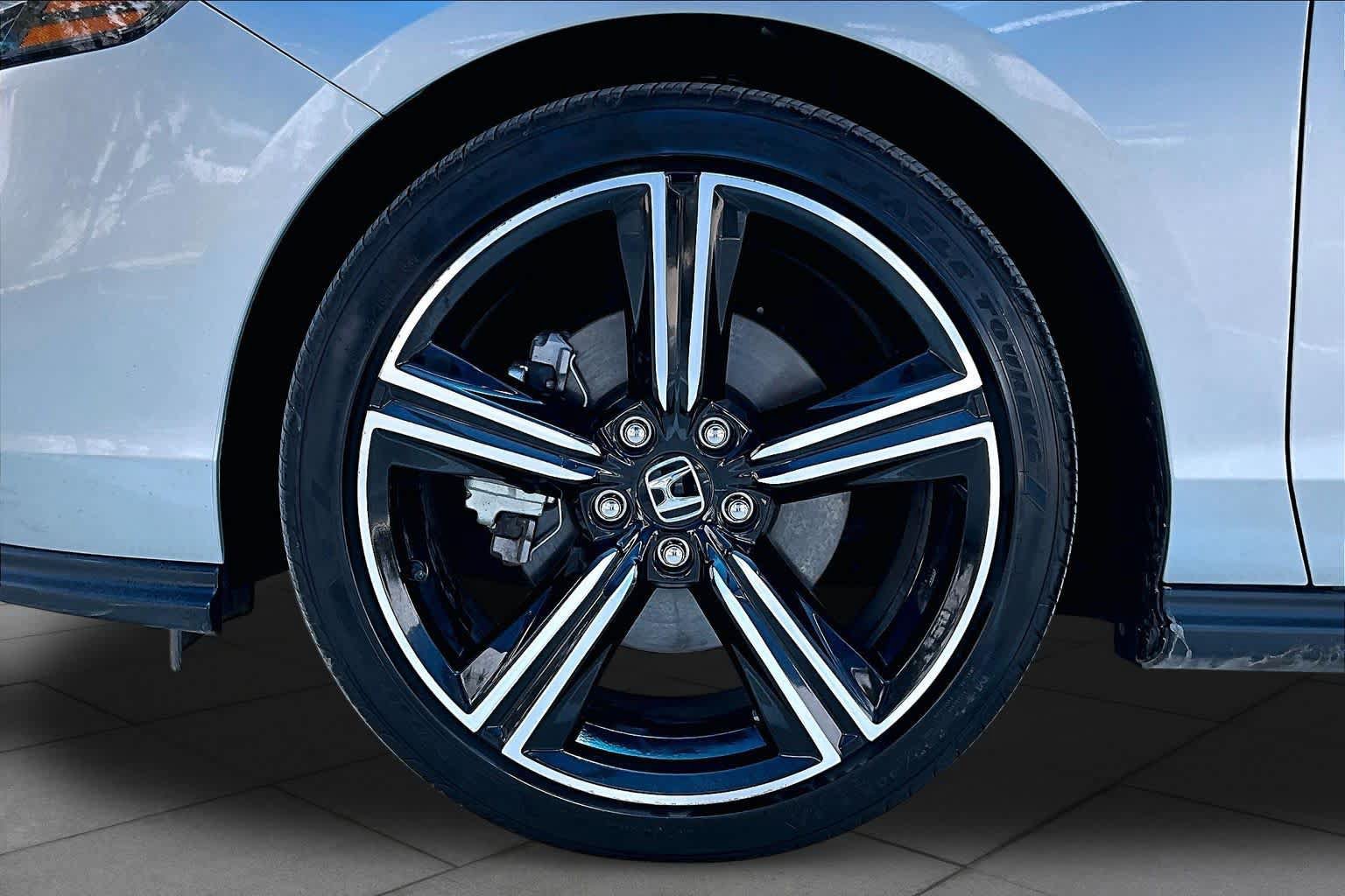 Used 2025 Honda Accord Sport image 11