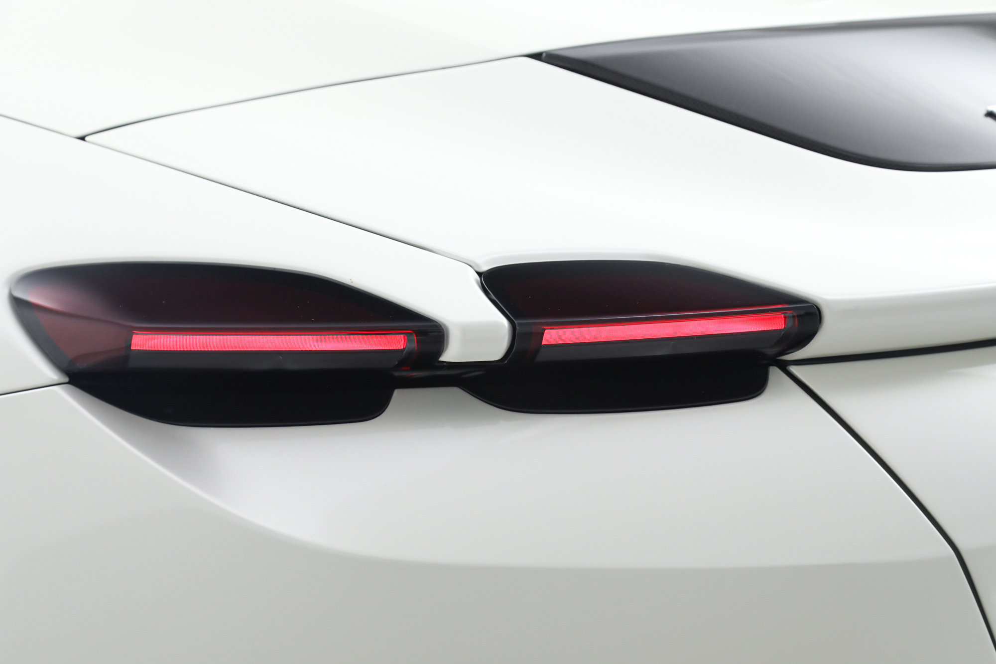 Certified 2025 Ferrari Roma Spider RWD image 17