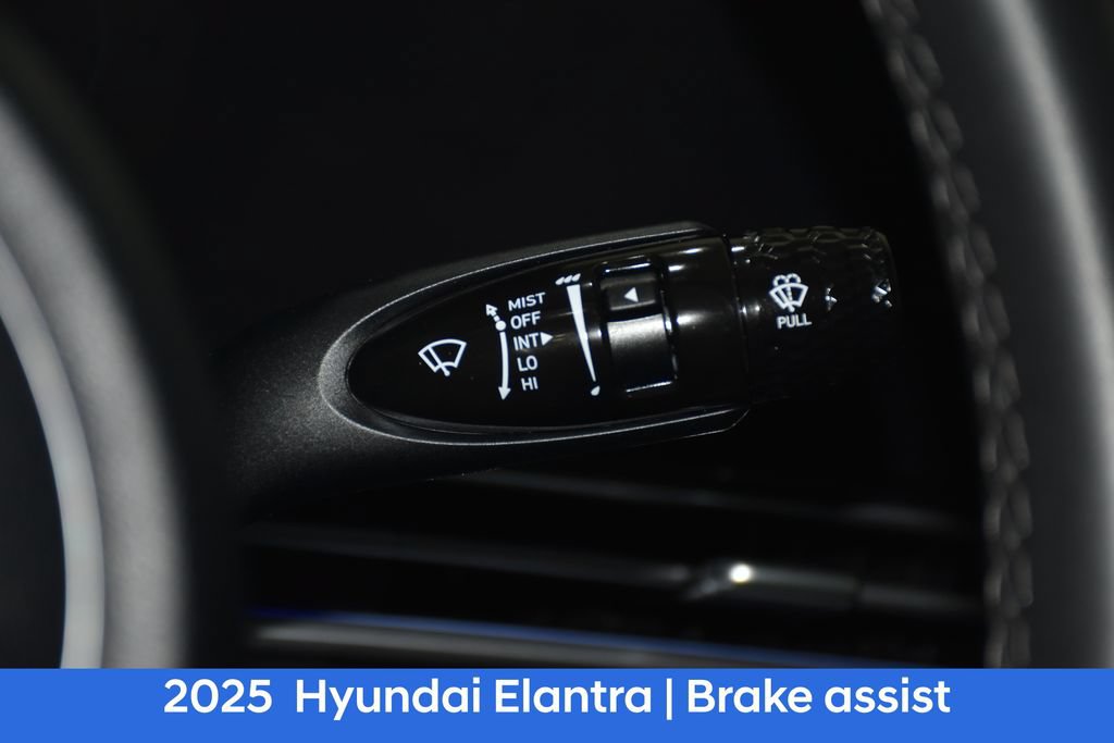 Certified 2025 Hyundai Elantra SEL FWD image 13