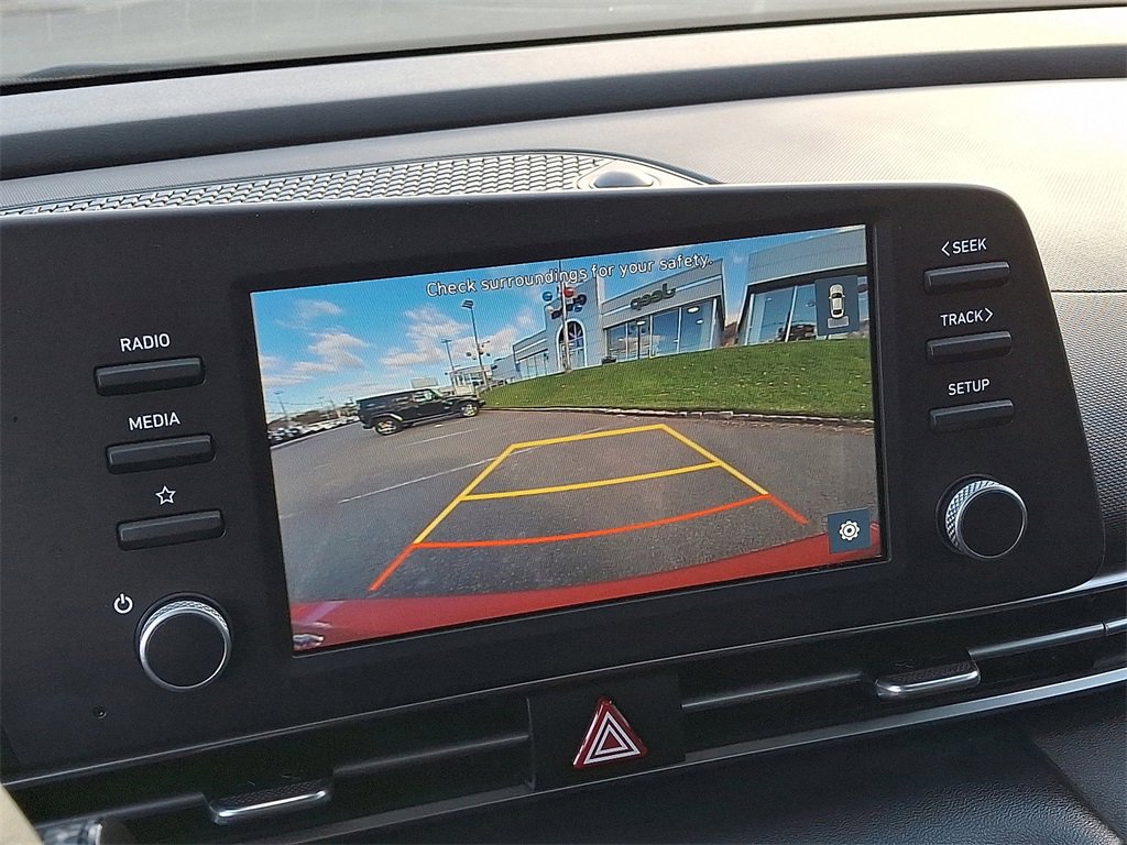 Used 2022 Hyundai Elantra SEL image 18