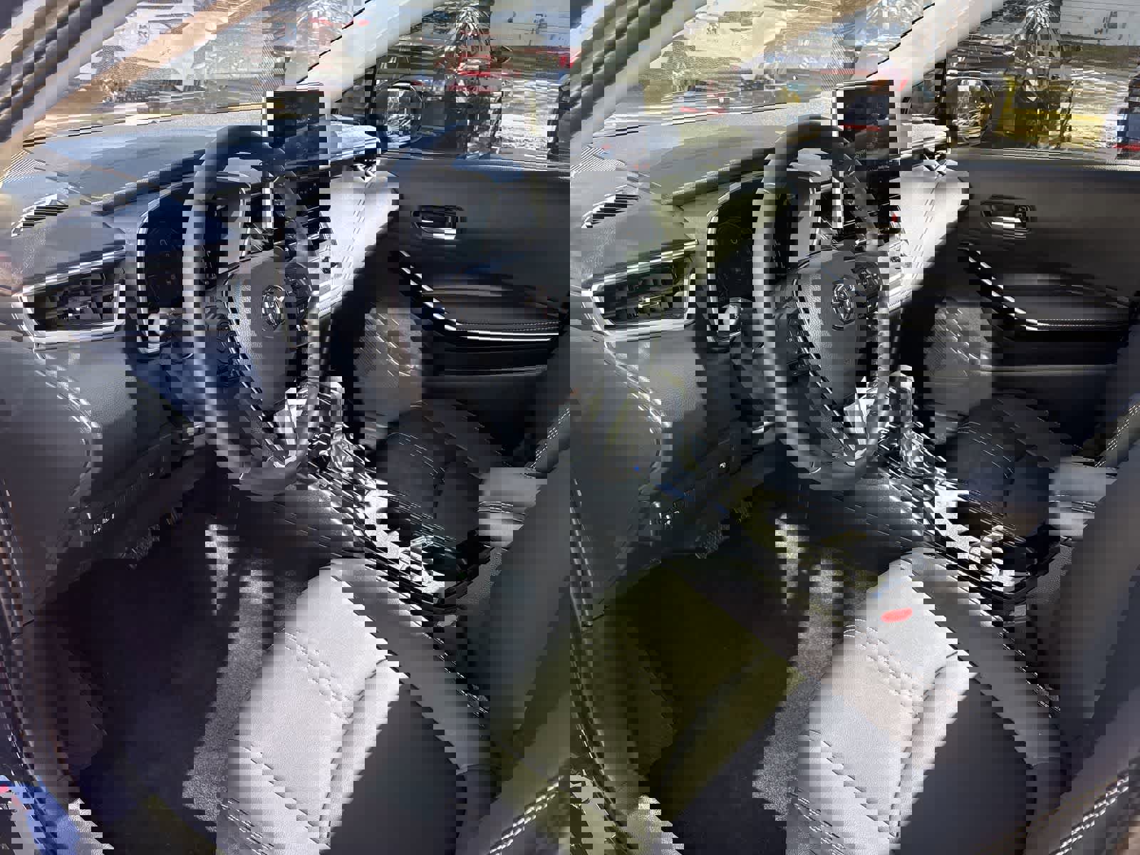 Used 2025 Toyota Corolla XLE image 2