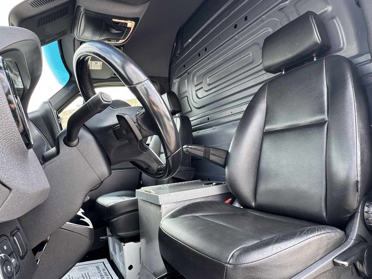 Used 2021 Freightliner Sprinter 2500 RWD image 23