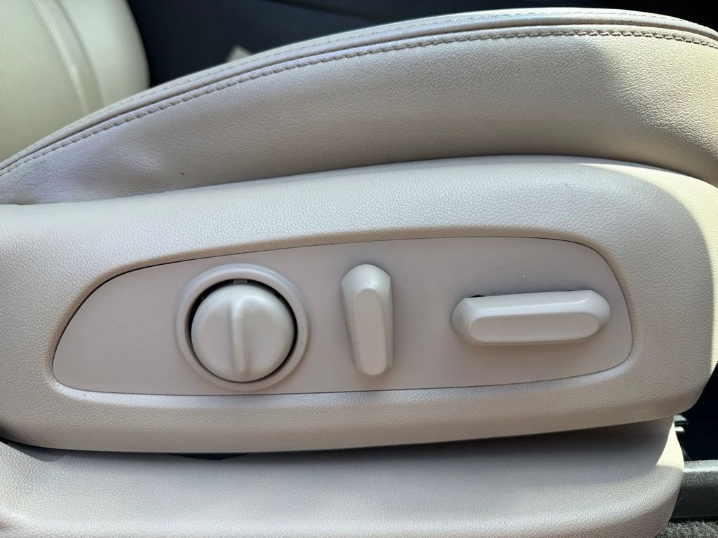 Used 2019 Buick Enclave Essence FWD image 24