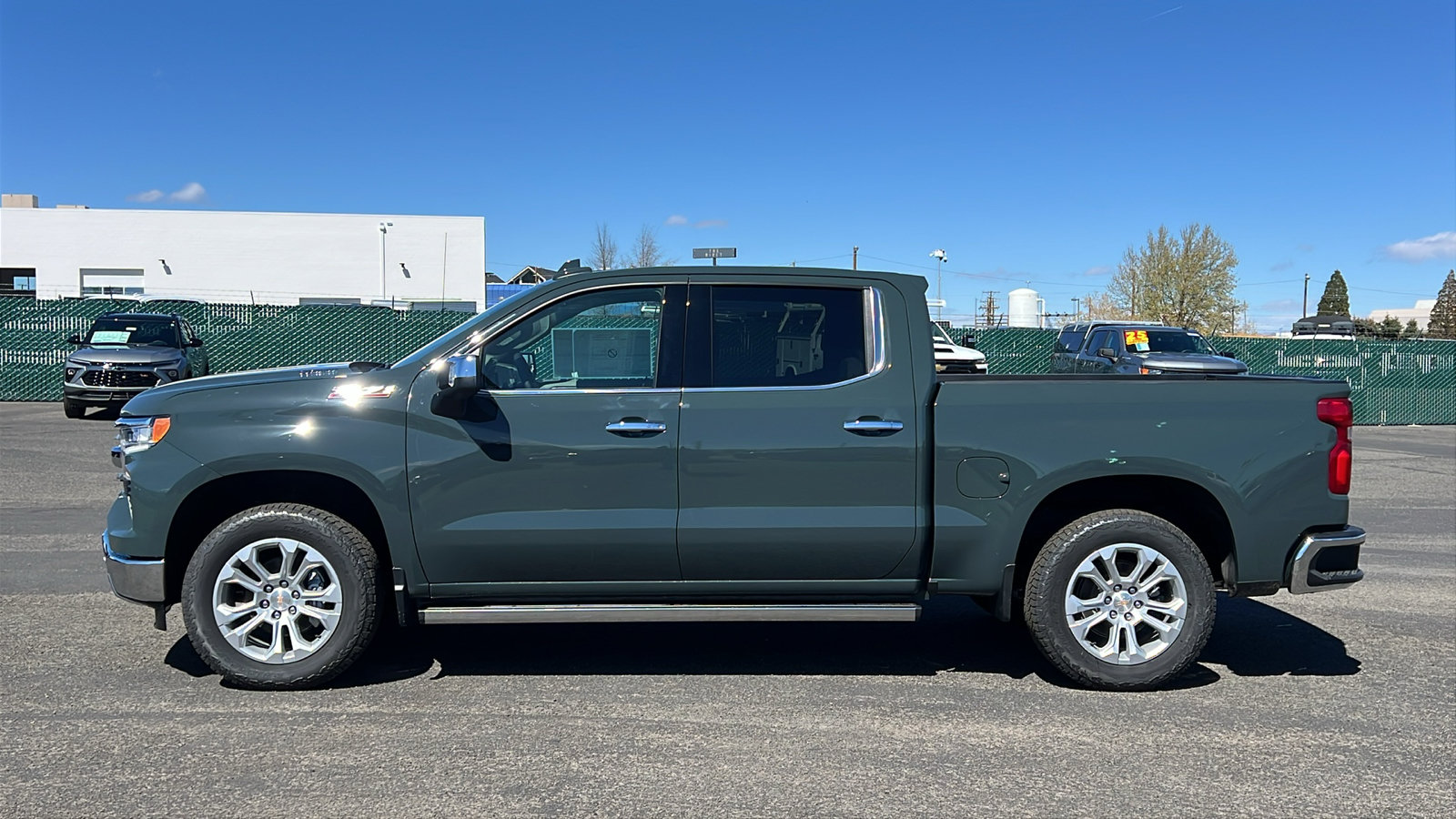 New 2026 Chevrolet Silverado 1500 LTZ w/ LTZ Premium Package AWD/4WD image 9