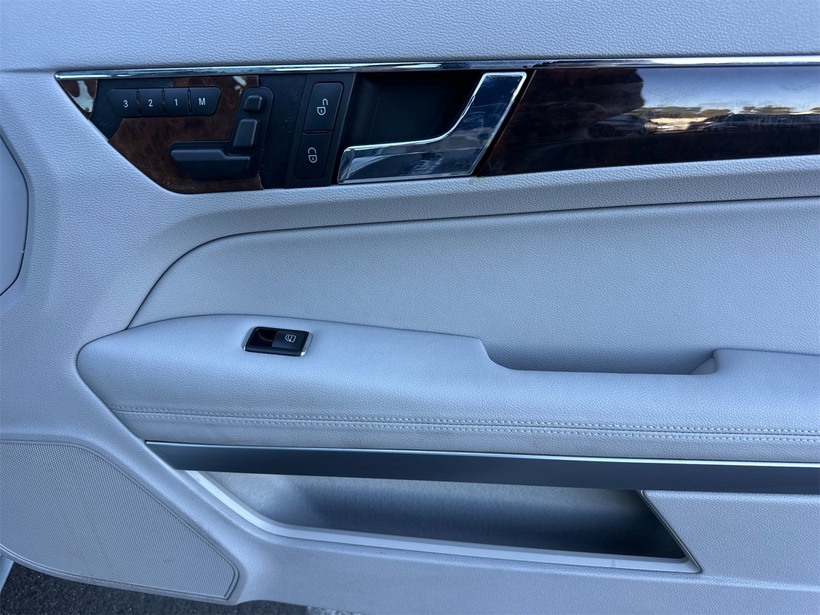 Used 2010 Mercedes-Benz E 350 Coupe image 17