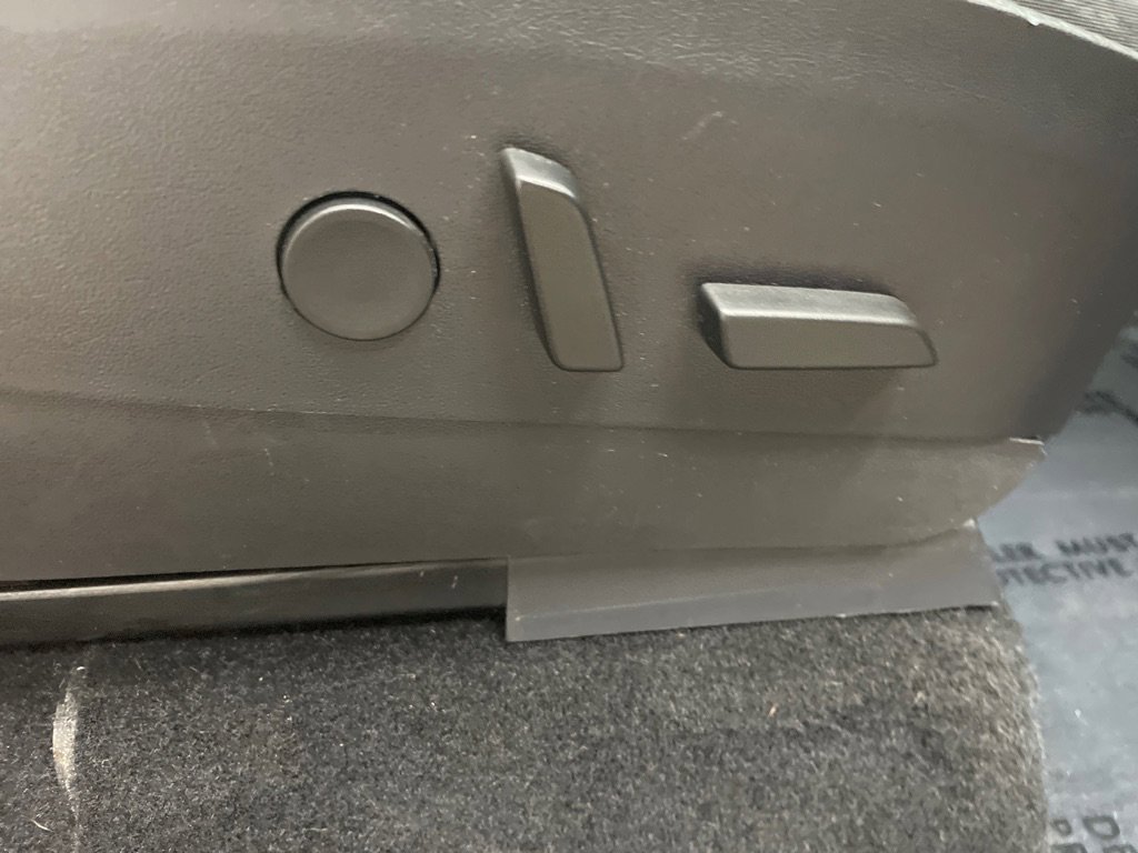 Used 2020 Tesla Model Y Long Range image 38