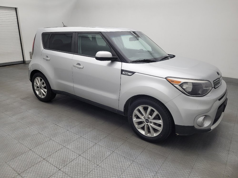 Used 2018 Kia Soul + FWD image 11