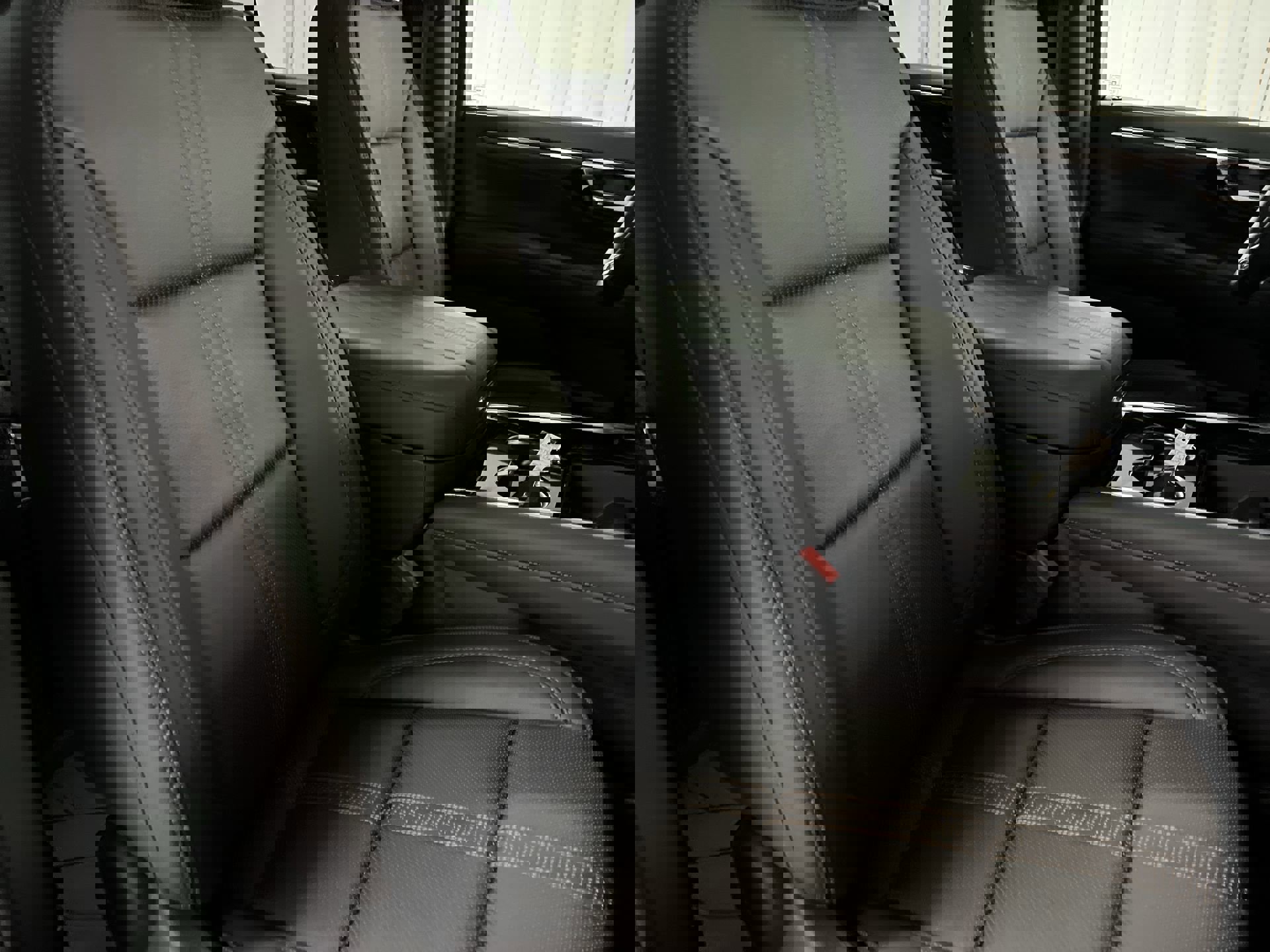 Certified 2025 Chevrolet Suburban High Country image 92