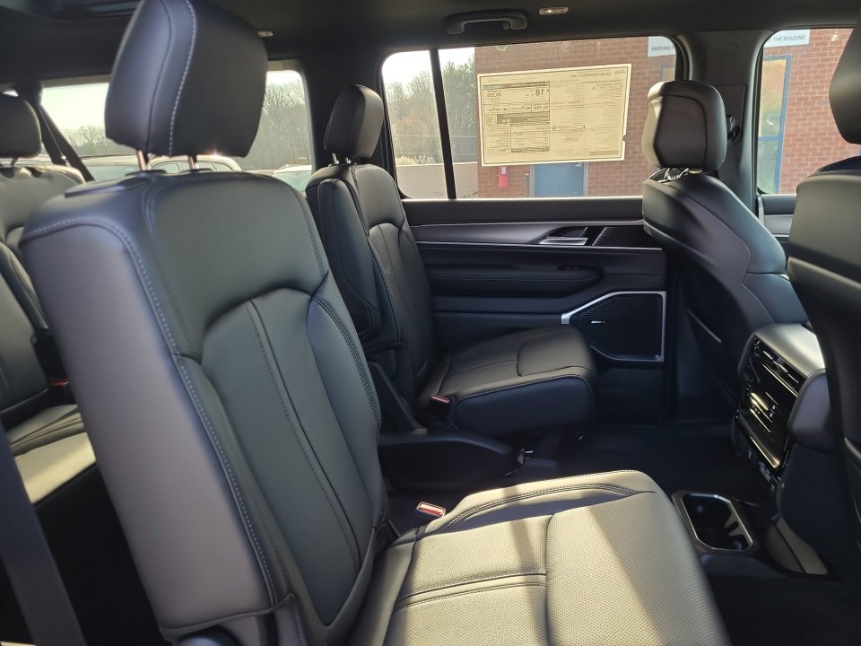 New 2026 Jeep Grand Wagoneer L 4x4 image 29