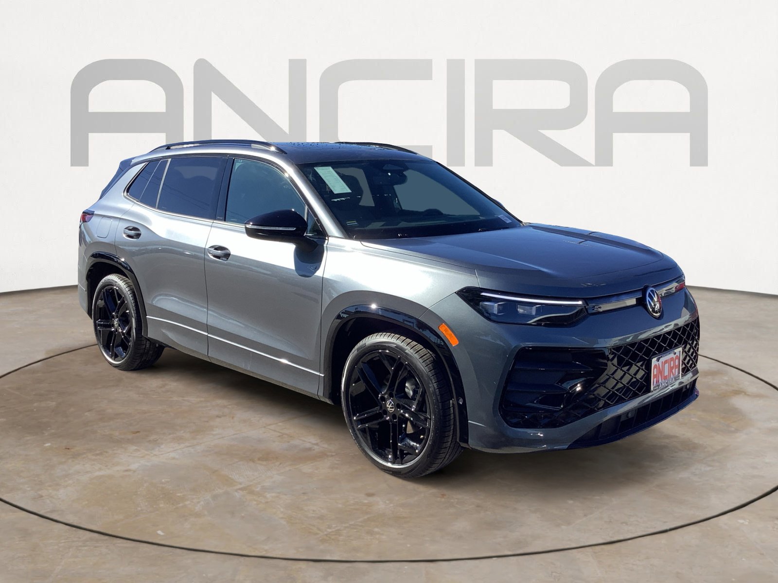 New 2026 Volkswagen Tiguan SE R-Line image 1