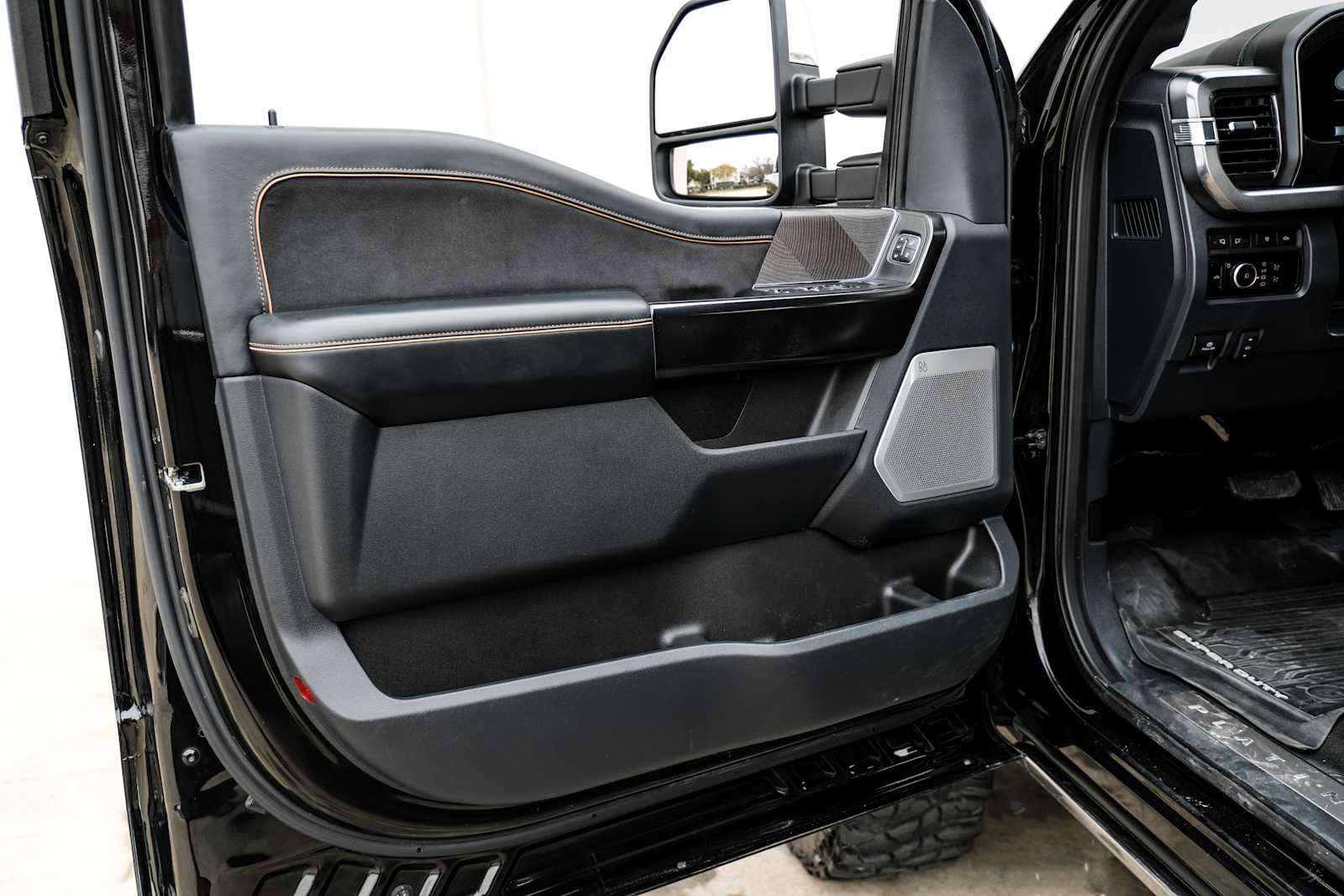 Used 2023 Ford F250 Platinum image 45