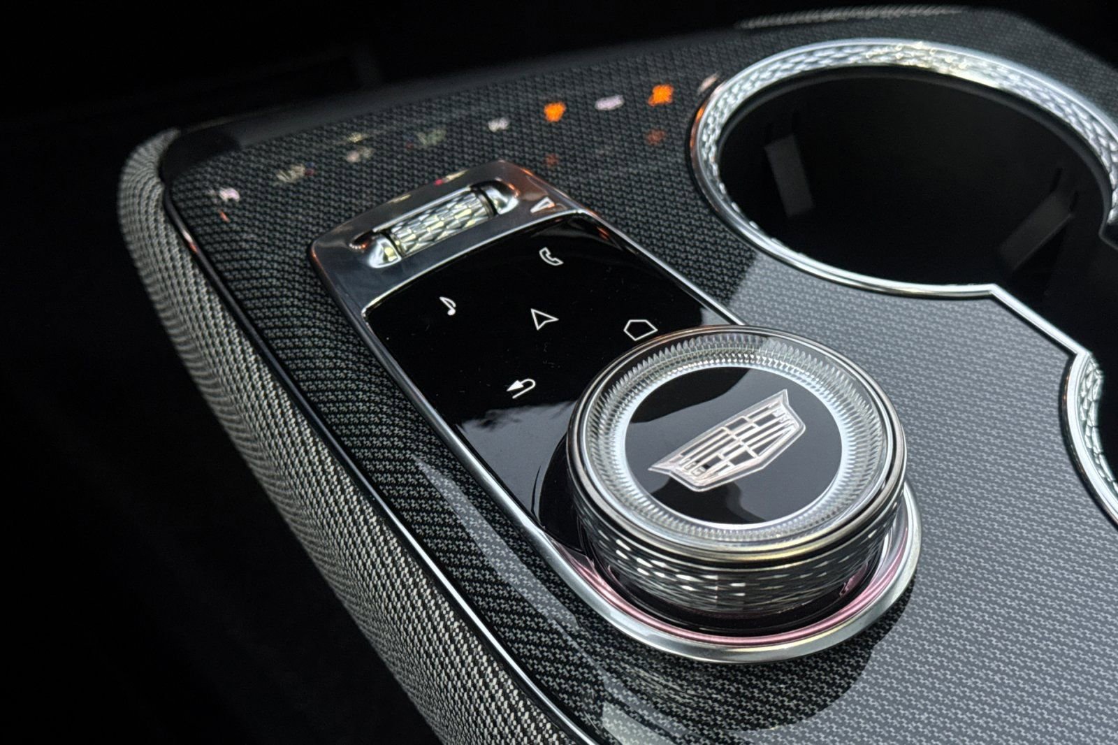 Certified 2025 Cadillac Optiq Luxury 1 image 27