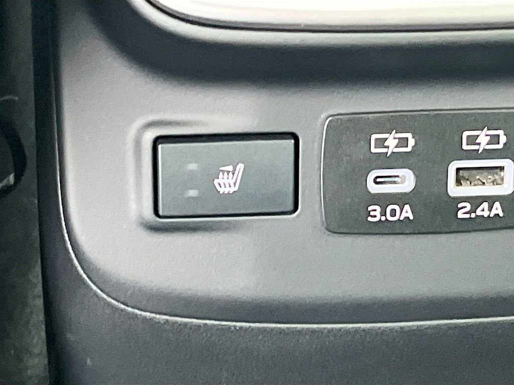 Used 2025 Subaru Outback Touring image 28