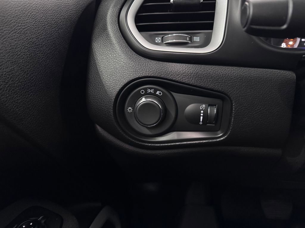 Used 2020 Jeep Renegade Sport w/ UConnect 7.0 Group AWD/4WD image 23