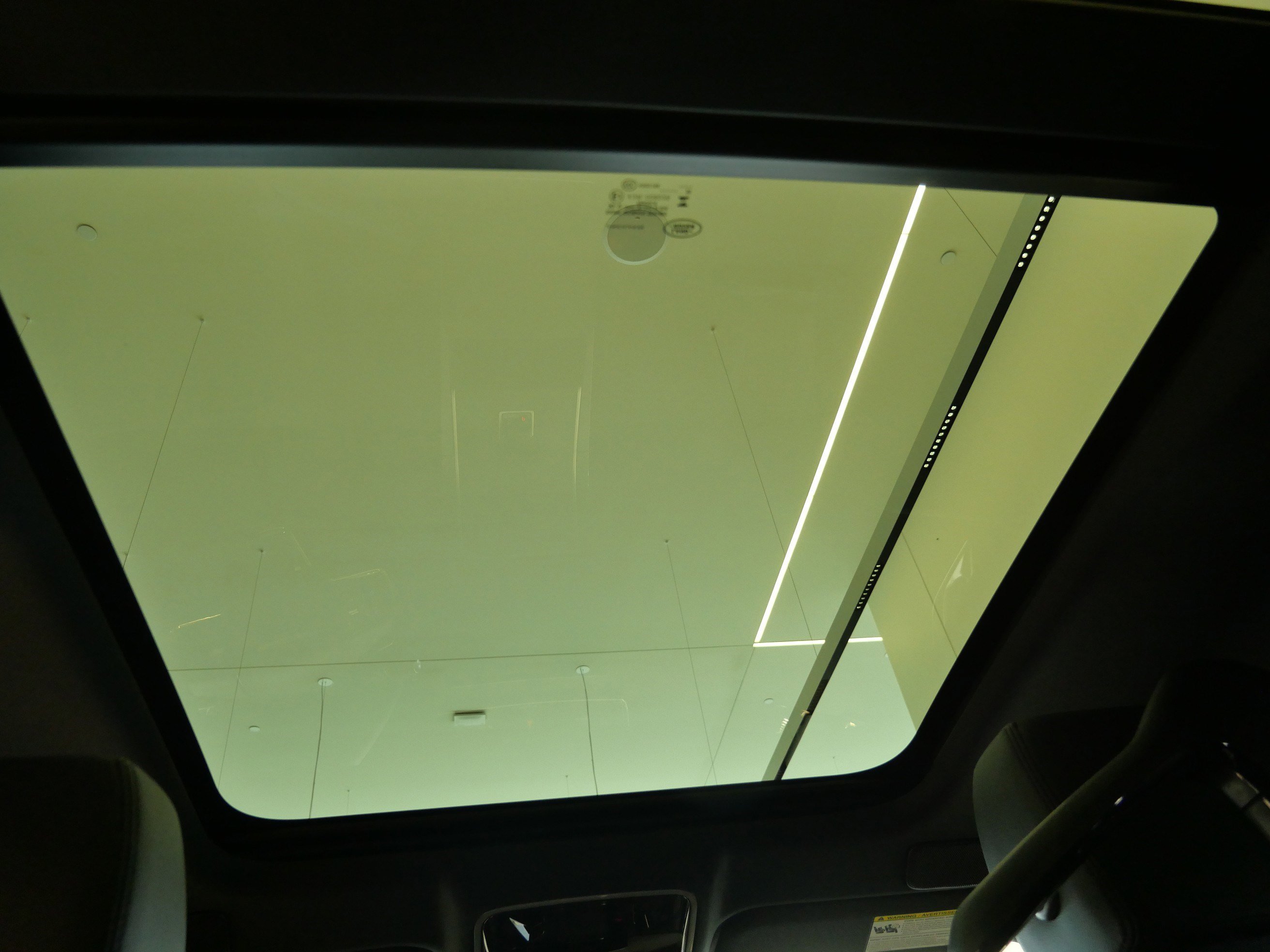 New 2026 Land Rover Range Rover Velar Dynamic SE AWD/4WD image 8