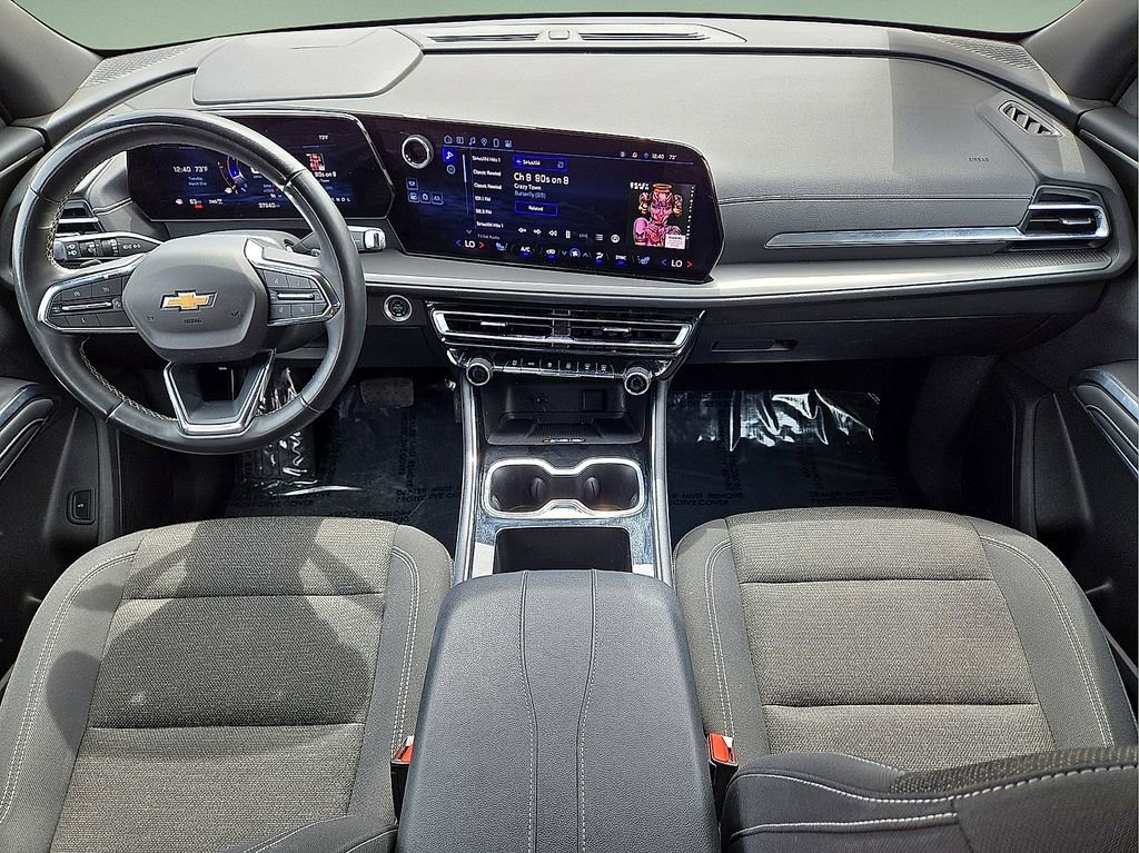 Used 2025 Chevrolet Traverse LT image 17