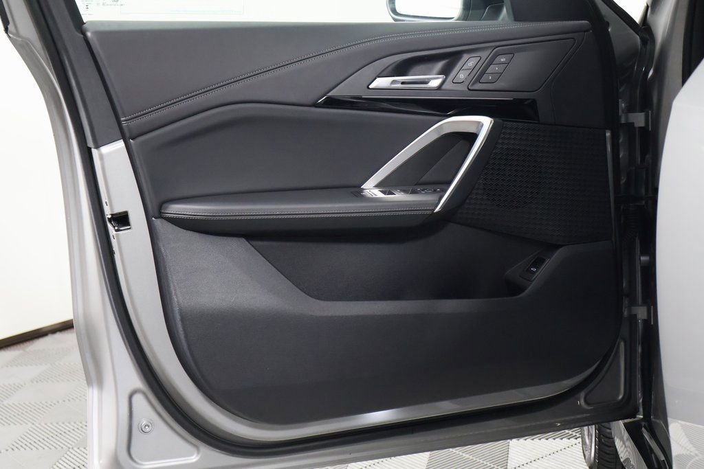 Used 2025 BMW X1 xDrive28i w/ Convenience Package image 12