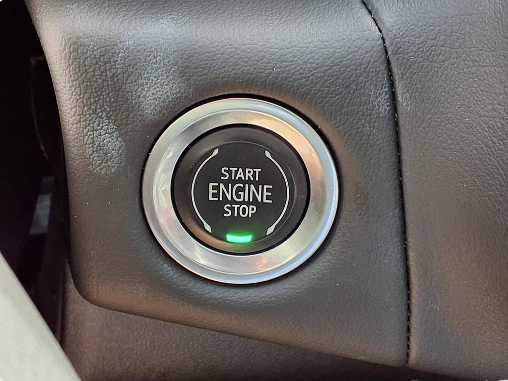 Used 2021 Chevrolet Suburban LS image 14