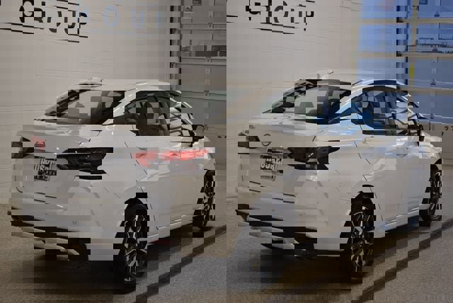 Used 2025 Nissan Versa SV image 4