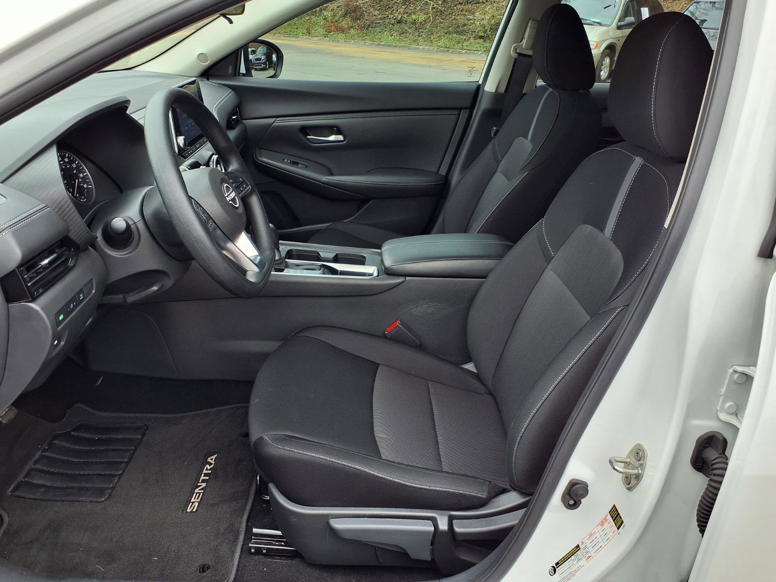 Used 2025 Nissan Sentra SV image 11