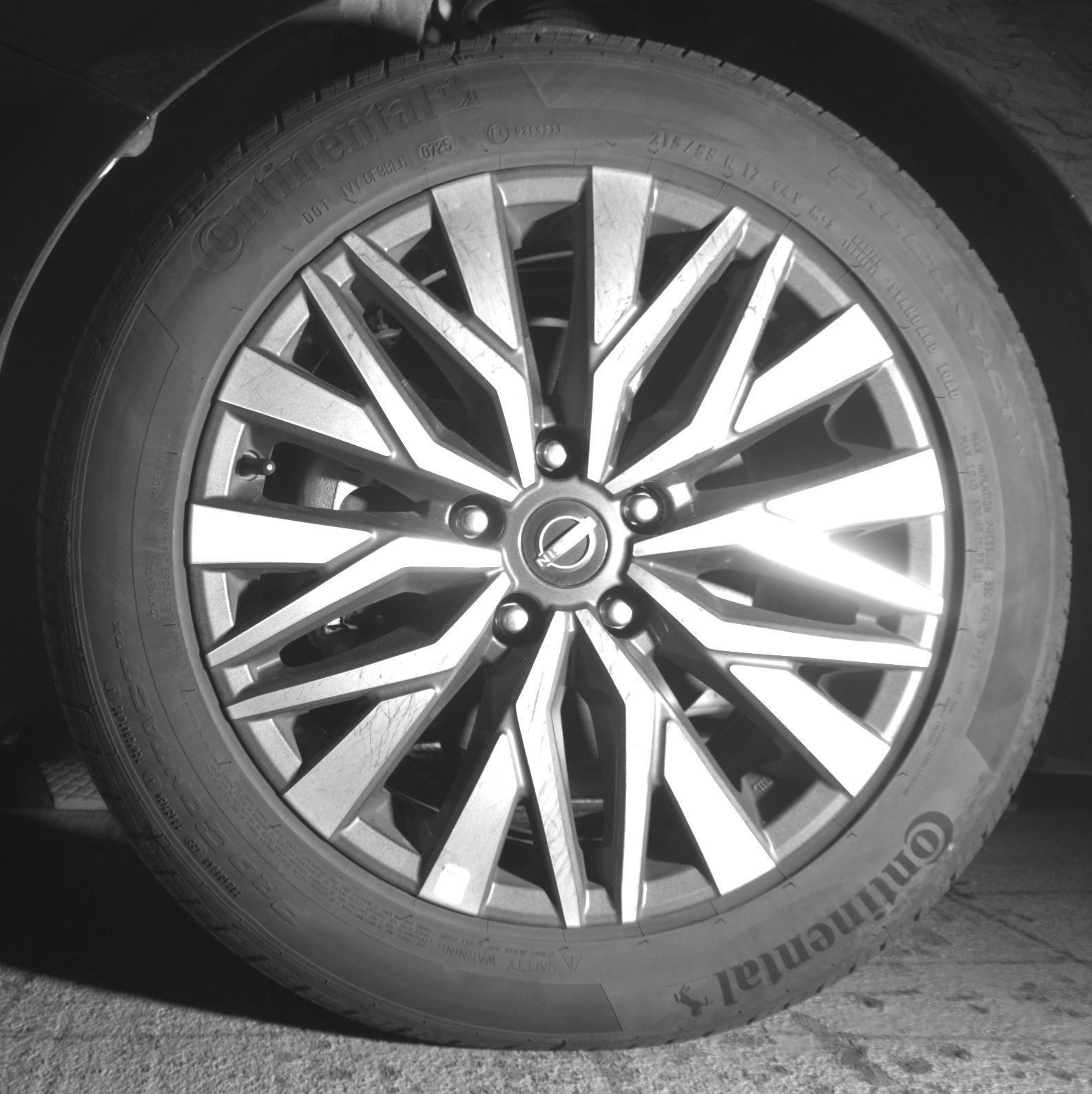 Used 2025 Nissan Altima 2.5 SV FWD image 12