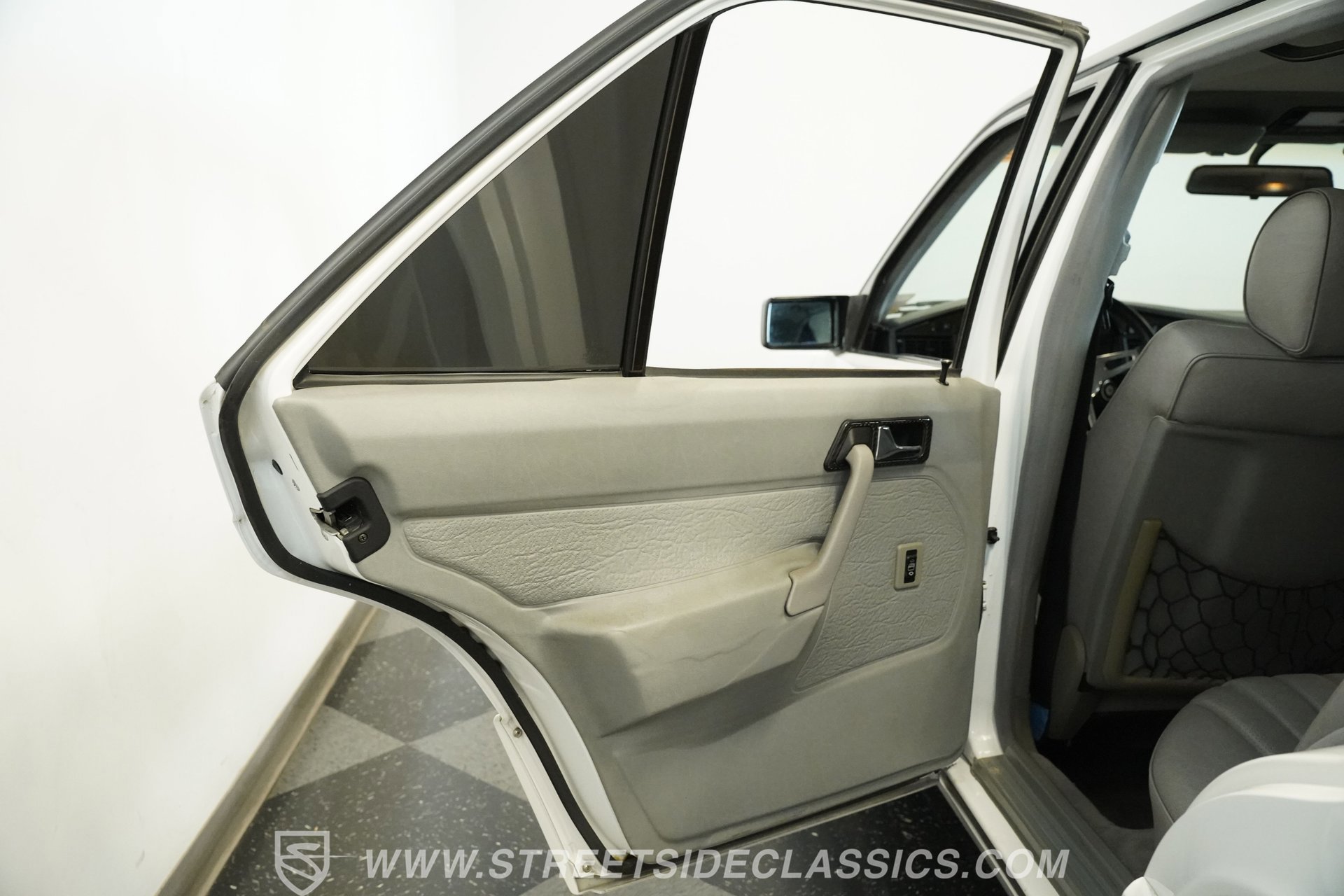 Used 1989 Mercedes-Benz 190 E 2.6 image 37