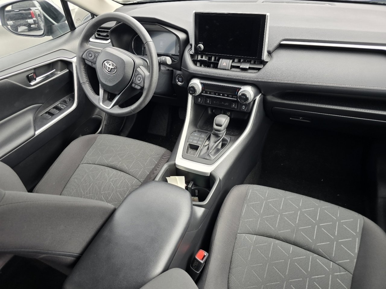 Used 2023 Toyota RAV4 XLE w/ Convenience Package image 14