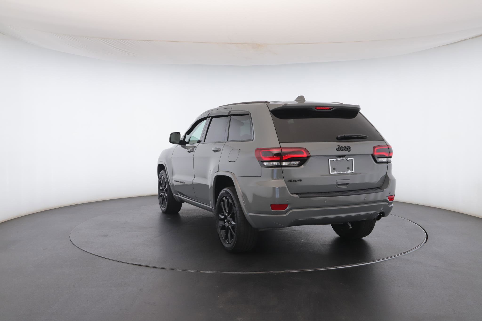 Used 2020 Jeep Grand Cherokee Altitude image 23