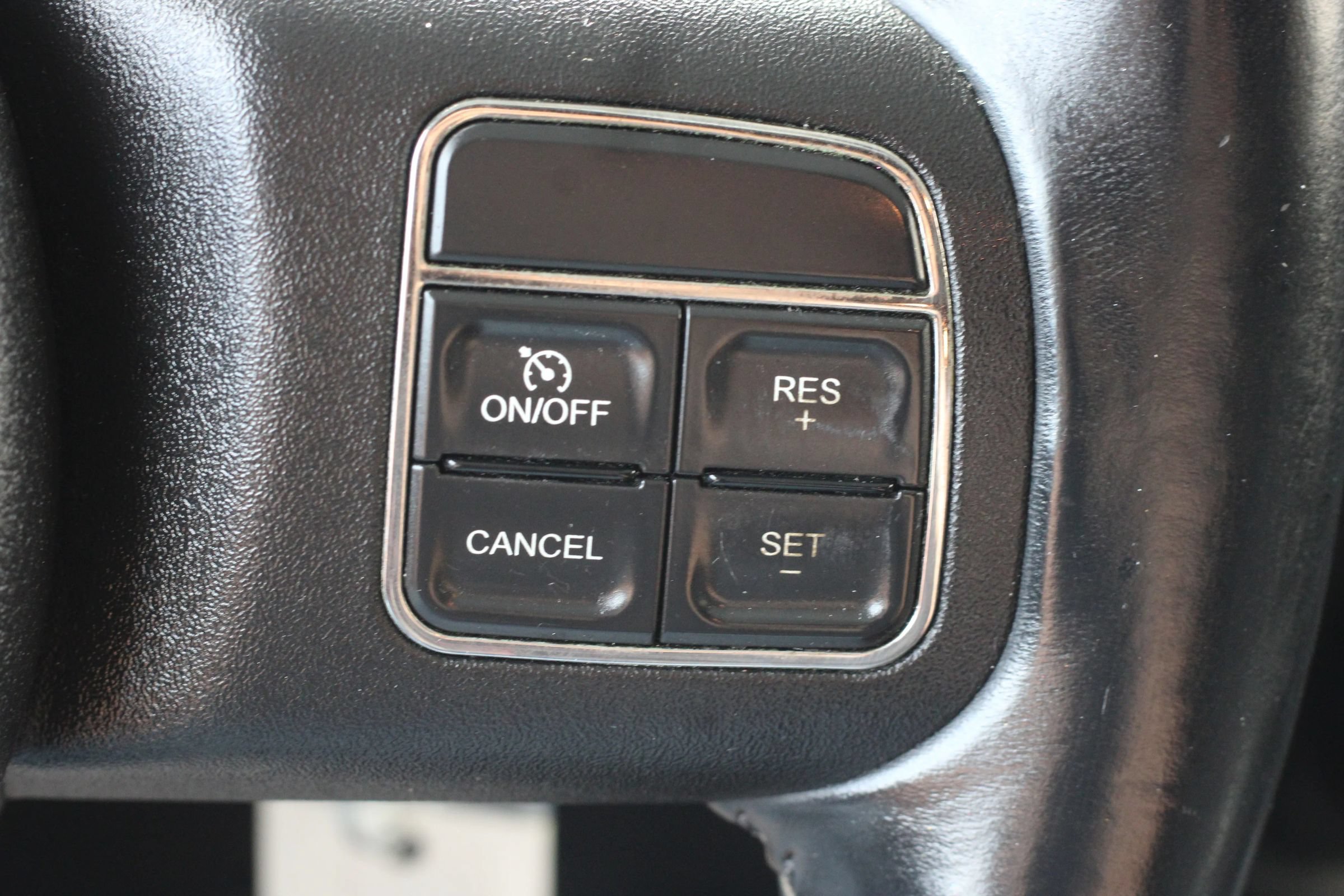 Used 2012 Jeep Wrangler Unlimited Sahara w/ Dual Top Group AWD/4WD image 17